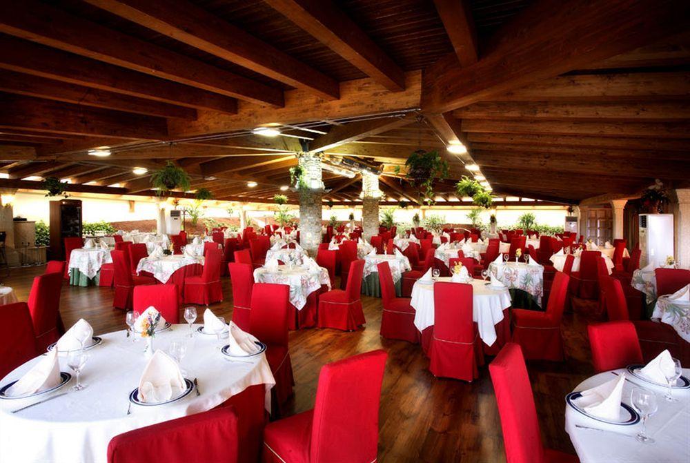 Complejo Aldeola Bed & Breakfast Malpica Exterior photo