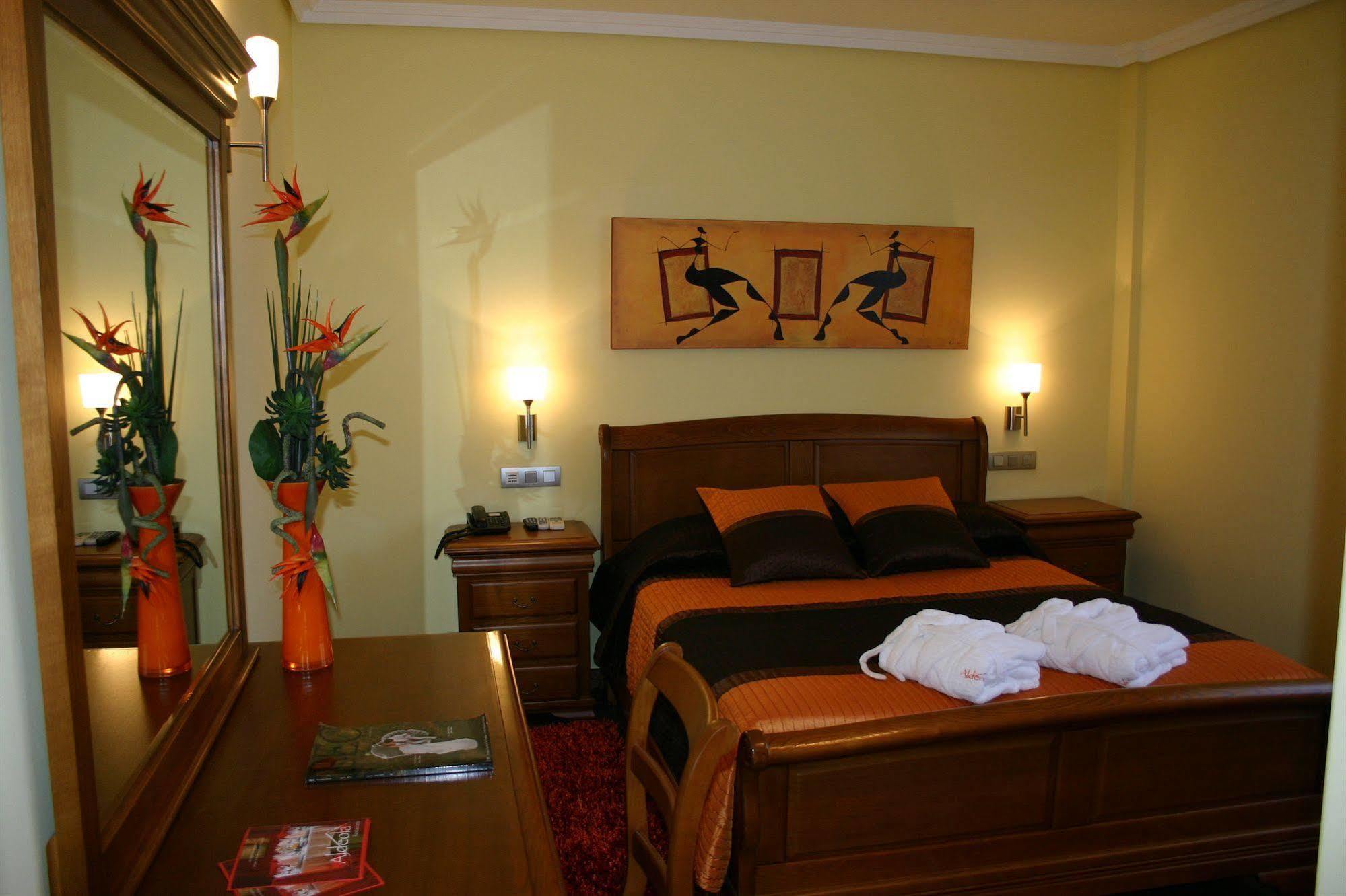 Complejo Aldeola Bed & Breakfast Malpica Exterior photo